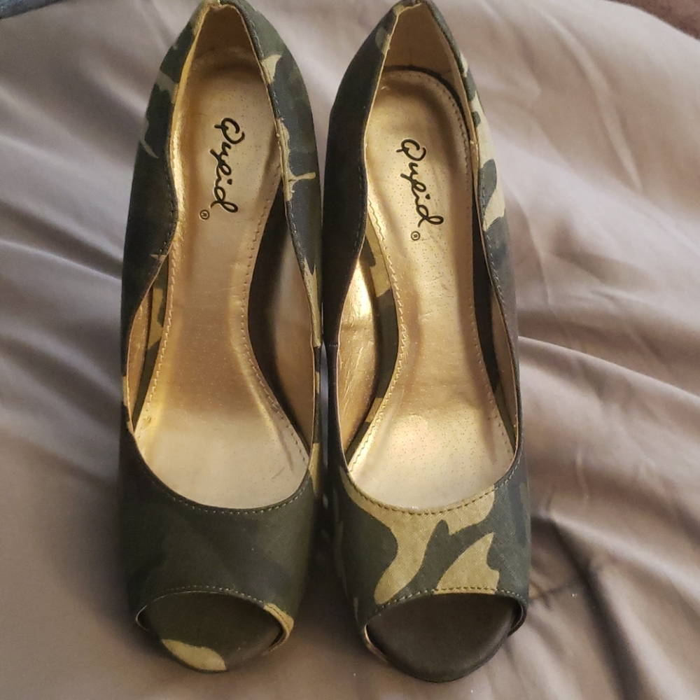 Heels - Picture 4 of 5